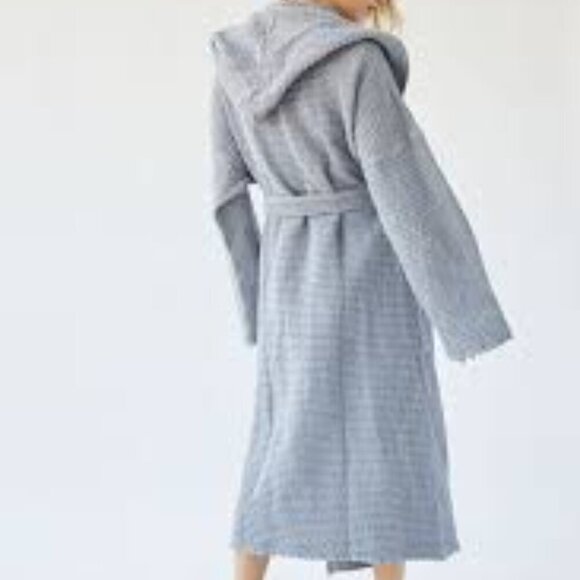 Magic Linen Grey Waffle Knit Robe - Picture 15 of 15